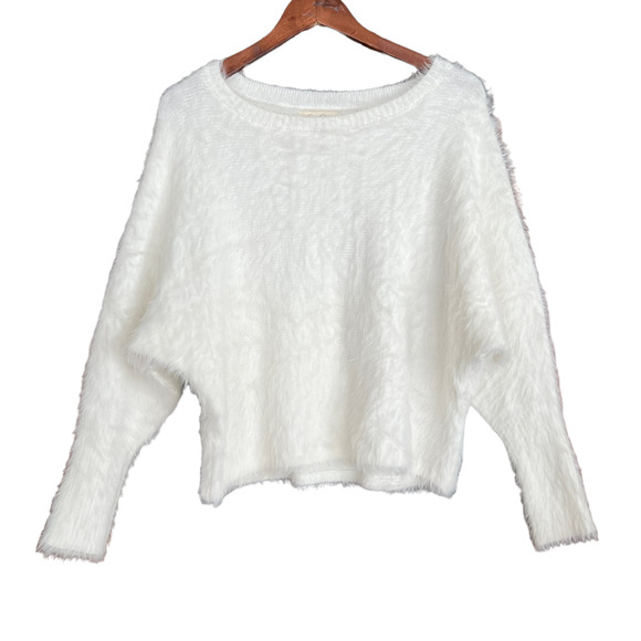 Jessica Simpson | Sweaters | Nwot Jessica Simpson Soft Fuzzy White Sweater  Size Medium | Poshmark